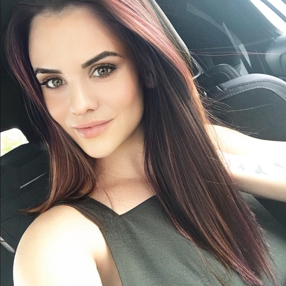 💥MEET THE POSHER💥 - Picture 1 of 1